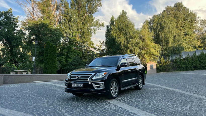 LX570